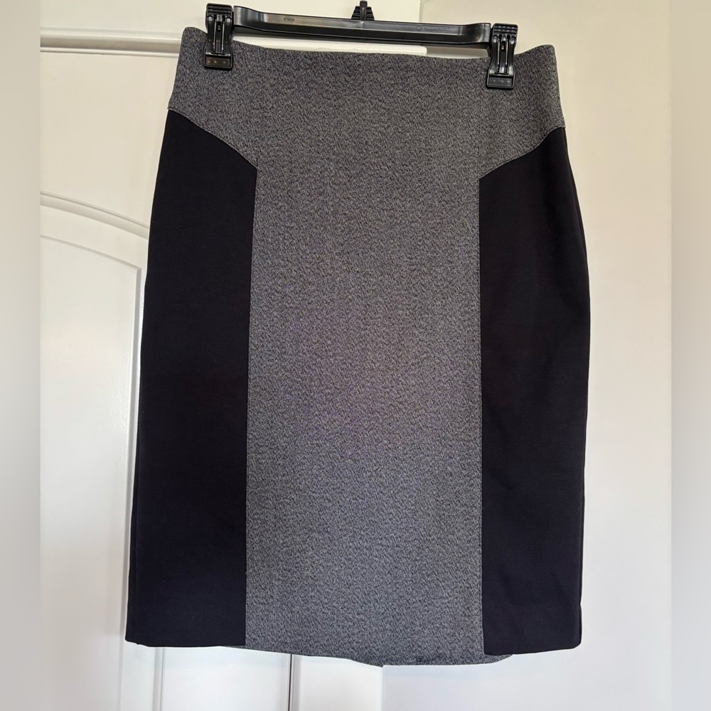 3/$20 Van Heusen Gray and Black Pencil Skirt